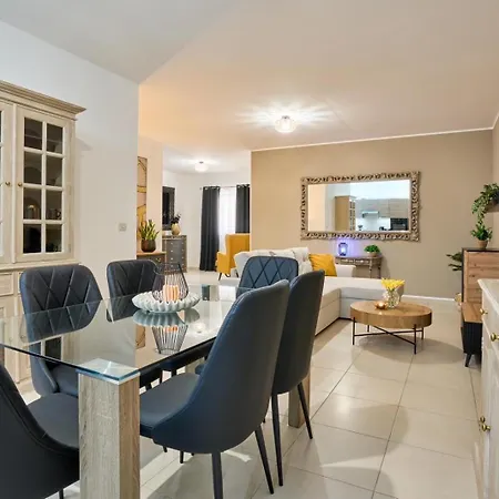 Apartamento Elegance Sliema- Where Comfort Meets Class In *