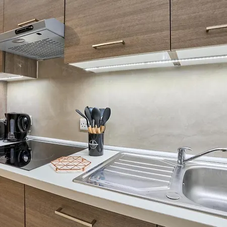 Elegance Sliema- Where Comfort Meets Class In Апартаменты Слима