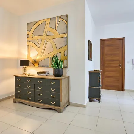 Apartamento Elegance Sliema- Where Comfort Meets Class In *
