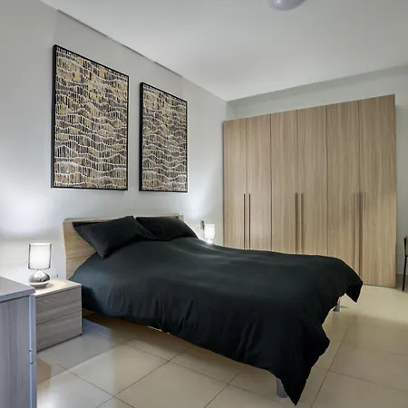Elegance Sliema- Where Comfort Meets Class In Apartment