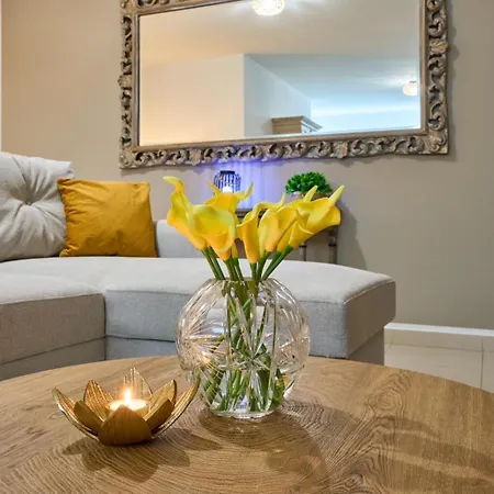 Elegance Sliema- Where Comfort Meets Class In Apartman *